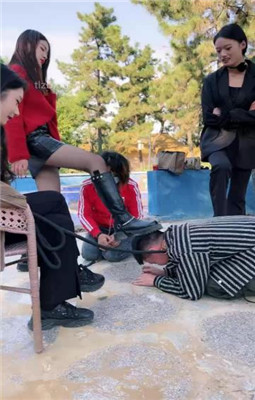 图片[16]_【宸宸】庄园3S调教情侣奴-遛狗骑马/皮靴清理【三视角版】_绳艺库视频下载