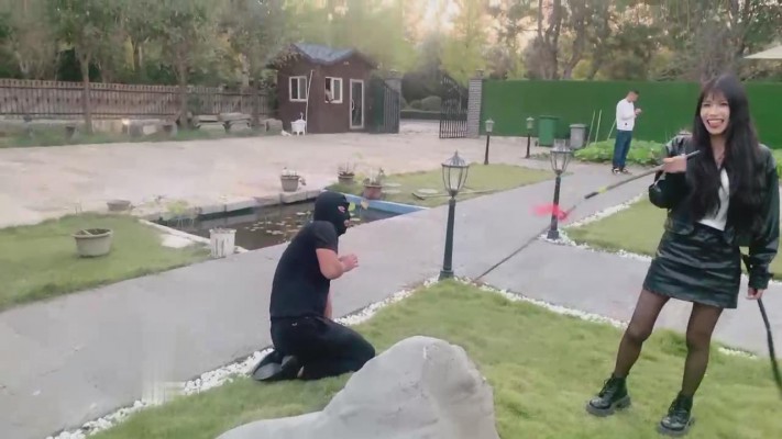 图片[6]_【苏西】户外-短靴踩踏狗爪/骑马爬行_绳艺库视频下载