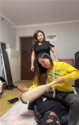 图片[9]_【艾琳】双S狗笼圈养重度虐打【双视角完整版】_绳艺库视频下载