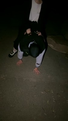 图片[2]_【小雅老师】户外tj学生狗-被路人看到惊险刺激_绳艺库视频下载