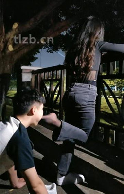 图片[9]_【嘉妮】深夜户外遛狗-闻鞋袜/踩狗爪【双视角版】_绳艺库视频下载