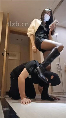 【十言】长靴S诱惑-跪舔/踩踏/脚耳光/转胯狗爬_绳艺库视频下载