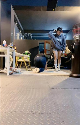 图片[3]_【冰诺】运动鞋白袜S-骑马爬行/踩狗爪_绳艺库视频下载