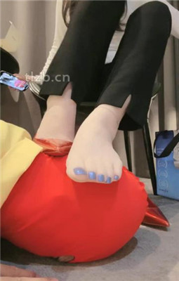 图片[5]_【安安】舔臭脚/红高跟踩踏喂食_绳艺库视频下载