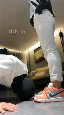 图片[5]_【辣姐】运动鞋全体重踩/船袜脚插嘴/吃袜子/口水吐脸_绳艺库视频下载