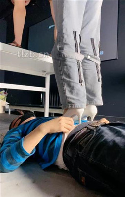 图片[2]_【冰诺】高跟全体重踩踏_绳艺库视频下载