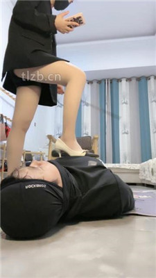 图片[20]_【奈奈】骑马爬行/长靴踩踏/舔脏鞋/磕头求饶_绳艺库视频下载