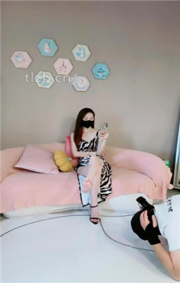 图片[19]_【陈莹斯】生活化圈养-上-椅子脚垫压手/揪耳朵_绳艺库视频下载