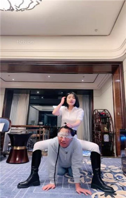 图片[11]_【简一】马术女教练-骑马爬行/鞭打/转胯/闻舔臭脚丫_绳艺库视频下载