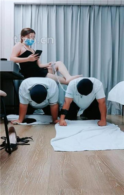 图片[19]_【欲S】双M-骑脖做深蹲/臭脚捂脸/转胯_绳艺库视频下载