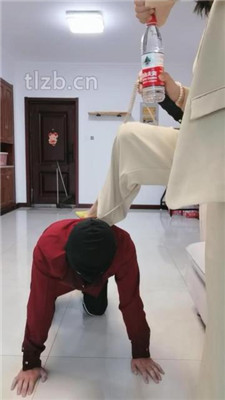 图片[2]_【凌儿女神】贱奴下跪做家务/高跟踩_绳艺库视频下载