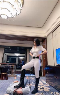 图片[14]_【简一】马术女教练-骑马爬行/鞭打/转胯/闻舔臭脚丫_绳艺库视频下载