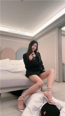 【琪琪大人】臣服脚下-高跟凉鞋踩脚垫_绳艺库视频下载