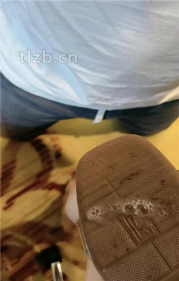 图片[20]_【孤傲女帝】长靴全体重踩踏_绳艺库视频下载