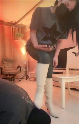 图片[12]_【傲雪】牛仔裤白靴棉袜-全体重踩踏踩脖_绳艺库视频下载