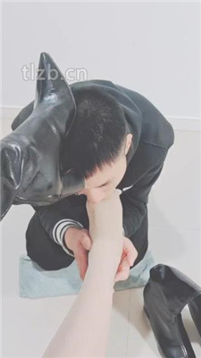 图片[15]_【美容院S】当脚垫/舔脏鞋/臭脚踩脸_绳艺库视频下载