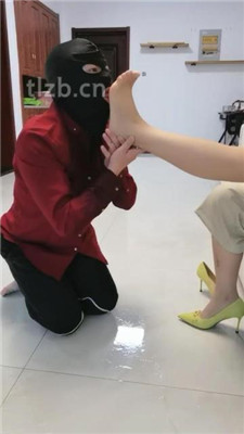 图片[6]_【凌儿女神】贱奴下跪做家务/高跟踩_绳艺库视频下载