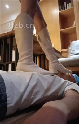 图片[9]_【十言】长靴踩狗头/舔脏鞋底/提档磕头求饶_绳艺库视频下载