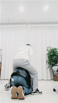 图片[6]_【橙子大大】双M-骑马/揪耳朵/艺术踢踹/转胯/闻白袜_绳艺库视频下载