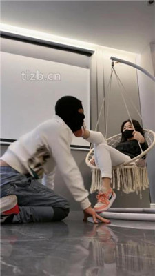 图片[16]_【辣姐】运动鞋全体重踩/船袜脚插嘴/吃袜子/口水吐脸_绳艺库视频下载