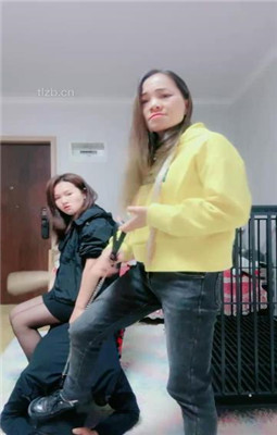 【艾琳】双S狗笼圈养重度虐打【双视角完整版】_绳艺库视频下载