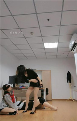 图片[7]_【妆主大大】办公室-母畜-高跟肉丝诱惑-耳光/脚插嘴-高跟踩_绳艺库视频下载