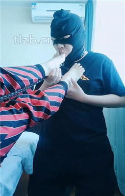 图片[3]_【伯爵】车站后车不忘玩狗_绳艺库视频下载