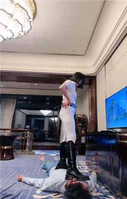 图片[16]_【简一】马术女教练-骑马爬行/鞭打/转胯/闻舔臭脚丫_绳艺库视频下载