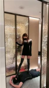 【美美子】长靴/高跟踢裆踩踏-耳光坐垫/恋足闻_绳艺库视频下载