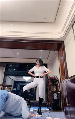 图片[3]_【简一】马术女教练-骑马爬行/鞭打/转胯/闻舔臭脚丫_绳艺库视频下载