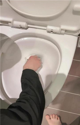 图片[16]_【清禾】品尝裸足/骑马爬行/舔马桶口水_绳艺库视频下载