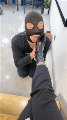 图片[19]_【辣姐】狗舌头舔鞋油保养7双皮靴_绳艺库视频下载