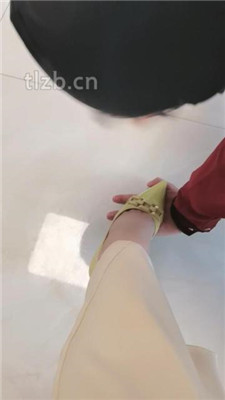 图片[3]_【凌儿女神】贱奴下跪做家务/高跟踩_绳艺库视频下载