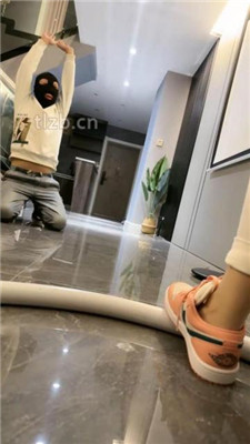 图片[15]_【辣姐】运动鞋全体重踩/船袜脚插嘴/吃袜子/口水吐脸_绳艺库视频下载