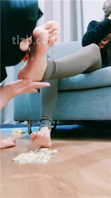 图片[12]_【护短S】跪舔小白鞋白袜/踩踏香蕉喂食_绳艺库视频下载