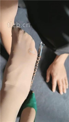 图片[10]_【东营天香百合】高跟灰丝踩狗头/狗链拴狗/嘴叼鞋/虐乳_绳艺库视频下载