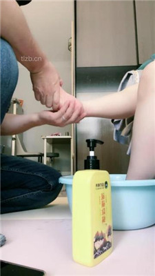 【北京嘟嘟】生活化伺候主人洗脚_绳艺库视频下载