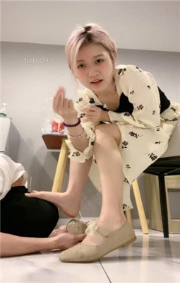 【甜味药丸】超羞辱视角-迷恋原味裸足_绳艺库视频下载