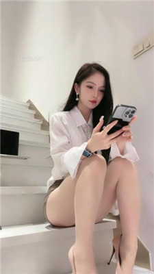 【一诺大小姐】第一视角-楼梯间-高跟美腿辱_绳艺库视频下载