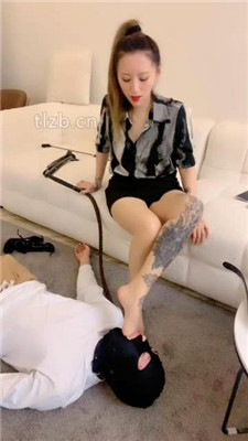 图片[13]_【奈儿】原味脚深喉/狗链遛狗/高跟凉鞋踩虐_绳艺库视频下载