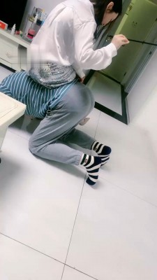 图片[8]_【蜜糖情侣】灰丝高跟诱惑舔-打手心-骑马爬行_绳艺库视频下载