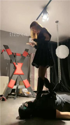 【领主老大】长靴-小白鞋-高跟全体重踩踏_绳艺库视频下载