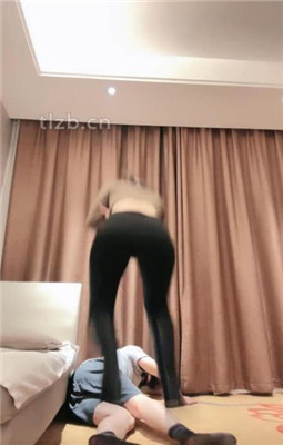 图片[5]_【不期而遇】恋臀爱好者-长筒靴艺术踢踩跺/磕头认错_绳艺库视频下载