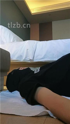 图片[7]_【米小唐】黑丝踩地毯-滴蜡_绳艺库视频下载