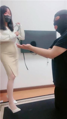 图片[5]_【桃子老师】骑马转胯/高跟肉丝脚闻舔踩踏_绳艺库视频下载