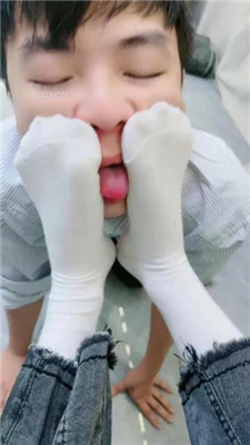 图片[10]_【术术】腿绞窒息/踩踏/原味白袜辱/踢踹/裸足踩狗脸_绳艺库视频下载