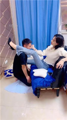 图片[2]_【冷鸢大大】舔脏鞋闻白袜/虐乳/耳光/踩踏_绳艺库视频下载