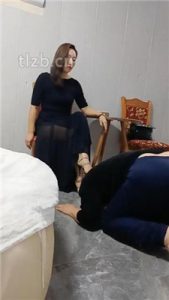 【冷御女王】拖鞋抽耳光-浓痰赏赐_绳艺库视频下载