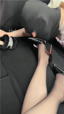 图片[5]_【禾未】车内调-高跟虐乳/舔高跟黑丝美腿/插嘴_绳艺库视频下载