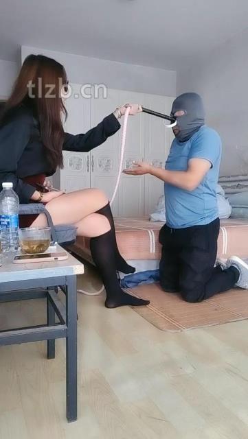 图片[9]_【恩威女王】黑丝高跟插狗嘴_绳艺库视频下载